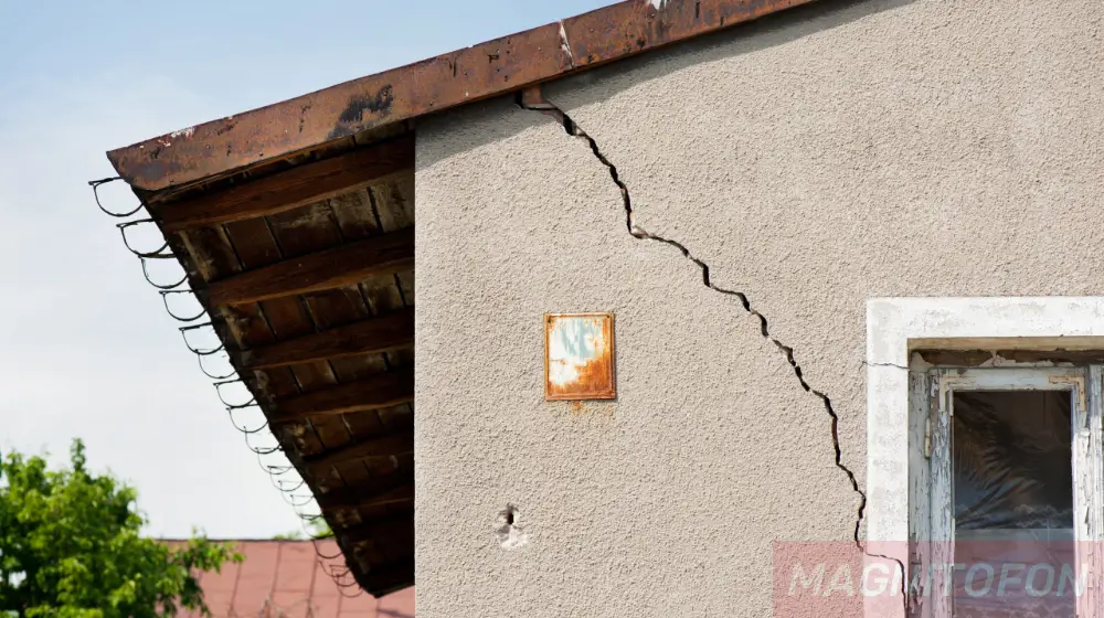 трещины на фасаде